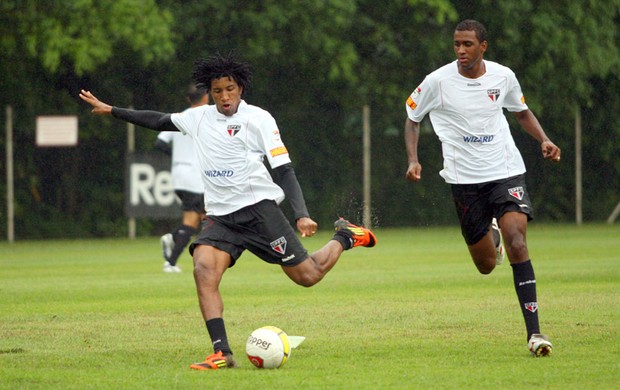 Cortez e João Filipe treino São Paulo (Foto: Anderson Rodrigues / Globoesporte.com)