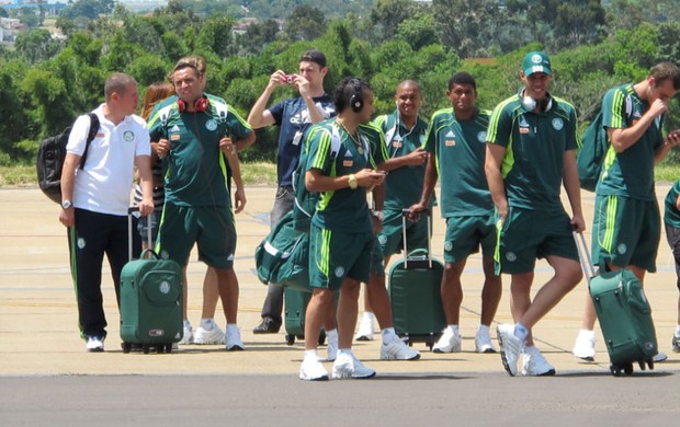 Time do Palmeiras desembarca em Presidente Prudente (Foto: Daniel Romeu / globoesporte.com)