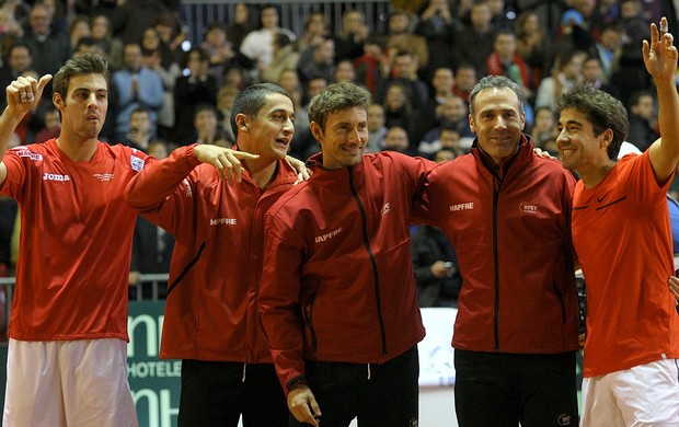 Marcel Granollers, Nicolas Almagro, Juan Carlos Ferrero, capitão Alex Corretja e Marc Lopez Espanha Copa Davis (Foto: AFP)