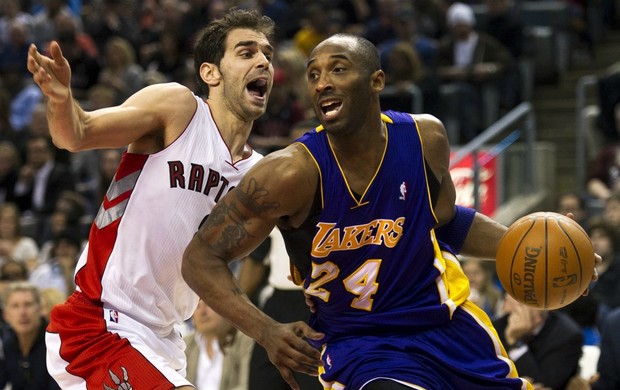 NBA Lakers x Raptors Kobe Bryant Jose Calderon (Foto: AP)