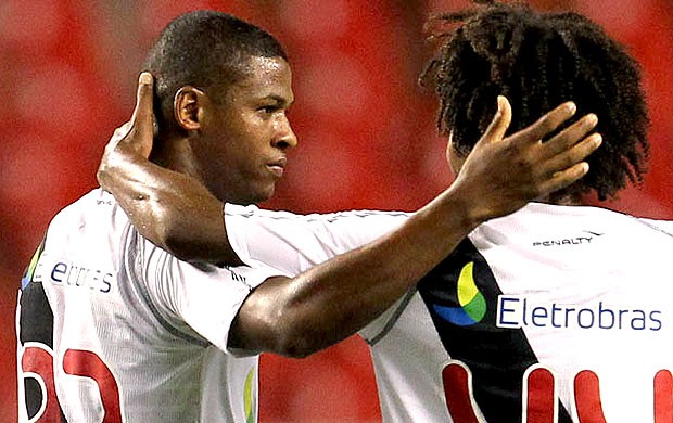 Kim comemora gol do Vasco contra o Boavista (Foto: Marcelo Sadio / Site Oficial do Vasco da Gama)