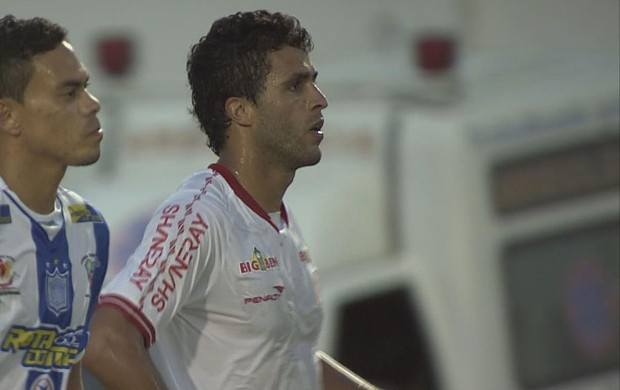 Ronaldo Alves, zagueiro do Náutico (Foto: Reprodução / TV Globo)