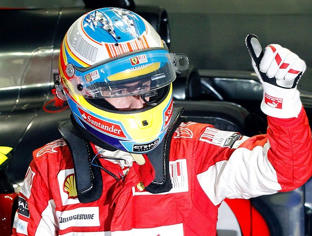 Alonso comemora a pole no GP de Cingapura