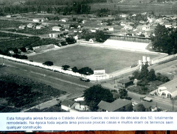 ESPECIAL PELÉ - Vida em Bauru - Foto Estádio Antônio Garcia Década de 50