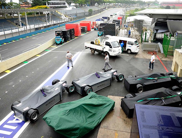 preparativos para o GP do Brasil interlagos (Foto: Marcos Ribolli / Globoesporte.com)