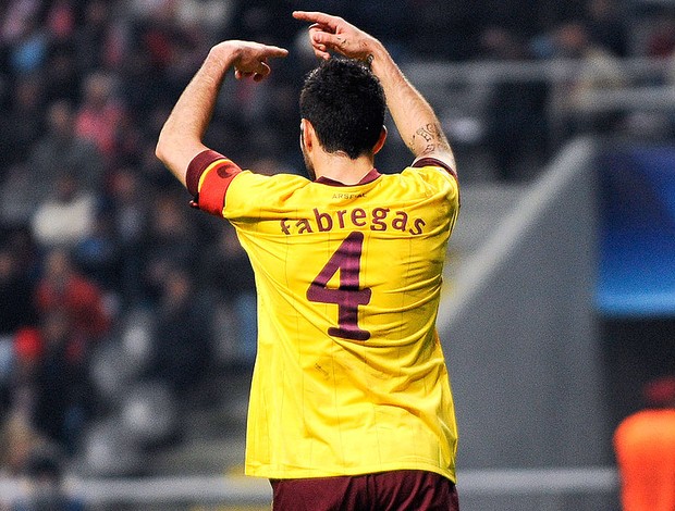 Fabregas pede para sair na partida do Arsenal contra o Braga (Foto: Getty Images)