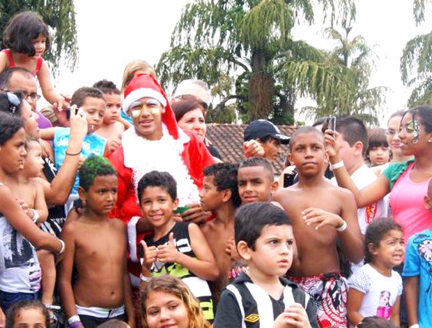 Neymar santos vestido de Papai Noel
