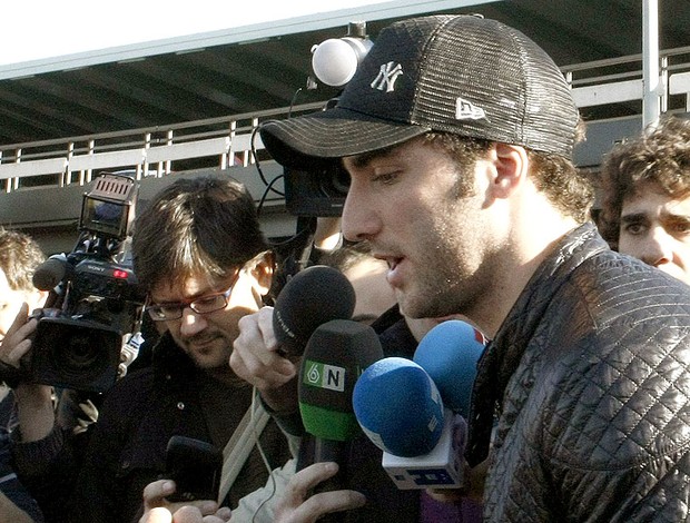 Gonzalo Higuaín no desembarque em Madri 
