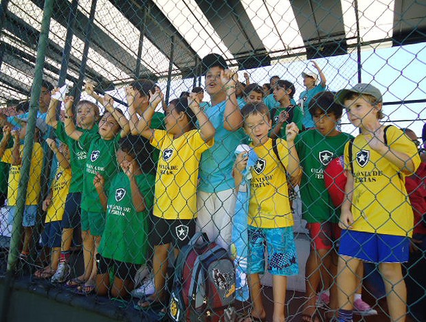 crianças Botafogo treino