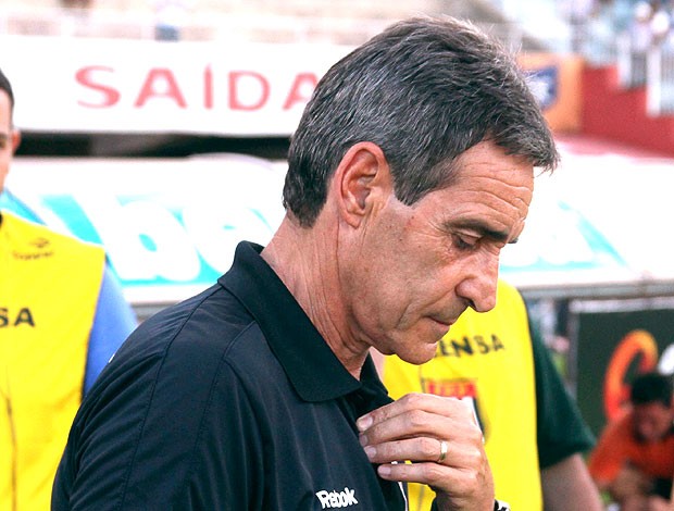 Paulo Cesar Carpegiani técnico do São Paulo na derrota para o Botafogo-SP (Foto: Ag. Lance)