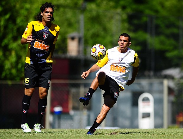 Edson Ramos, lateral-direito do São Paulo (Foto: Marcos Ribolli / GLOBOESPORTE.COM)