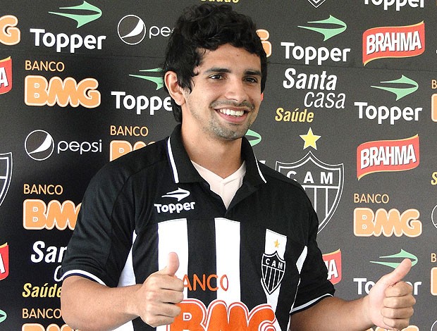 Guilherme é apresentado no Atlético-MG (Foto: Marco Antônio Astoni / Globoesporte.com)