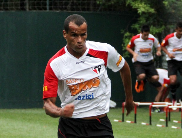 Rivaldo em ação no treino (Foto: João Neto / VIPCOMM)