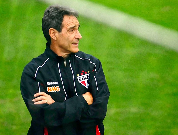 Carpegiani treino São Paulo (Foto: Marcos Ribolli / Globoesporte.com)