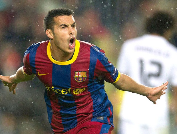 Pedro comemora gol do Barcelona contra o Real Madrid (Foto: EFE)