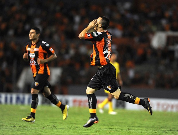 Jaguares 1 x 1 Cerro Porteño, pela Libertadores 2011 (Foto: EFE)