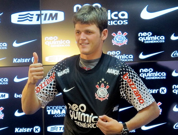 Renan apresentado no Corinthians (Foto: Carlos Augusto Ferrari / GLOBOESPORTE.COM)