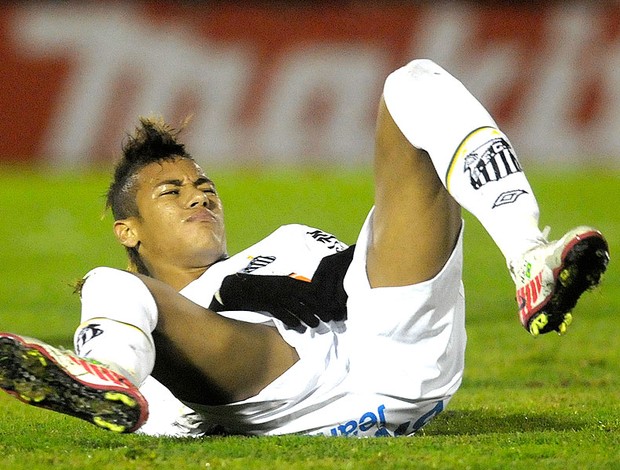 Neymar na partida do Santos contra o Peñarol (Foto: AP)