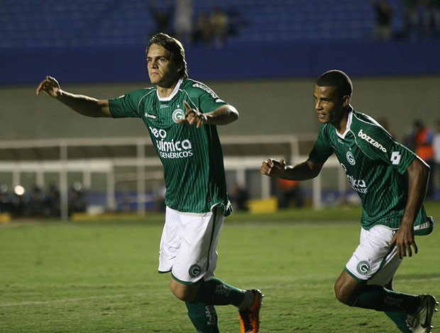 Rafael Toloi comemora gol do Goiás (Foto: Divulgação / Site Oficial do Goiás )