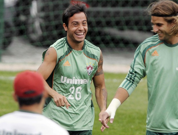 Martinuccio sorri durante treinamento do Fluminense (Foto: Photocamera)