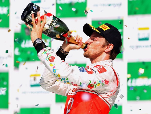 Jenson Button no pódio do GP do Brasil (Foto: Getty Images)