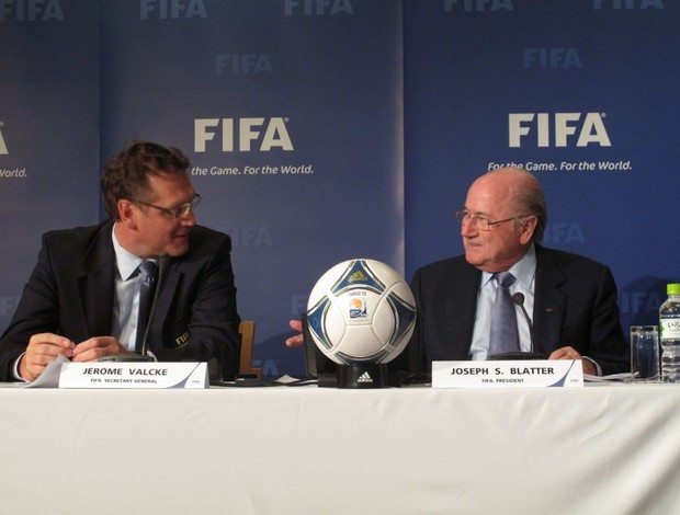 Jérôme Valcke e Jospeh Blatter em Tóquio (Foto: Thiago Dias / Globoesporte.com)