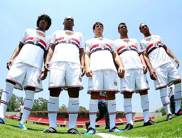 Cortês, Edson Silva, Paulo Miranda, Fabrício e Maicon apresentados no São Paulo (Foto: Marcos Ribolli / GLOBOESPORTE.COM)