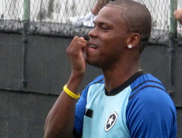 Maicosuel no treino do Botafogo (Foto: Thales Soares/Globoesporte.com)