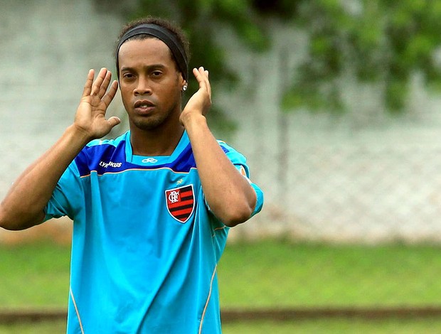 Ronaldinho Gaúcho no treino do Flamengo  (Foto: Cezar Loureiro / Agência O Globo)
