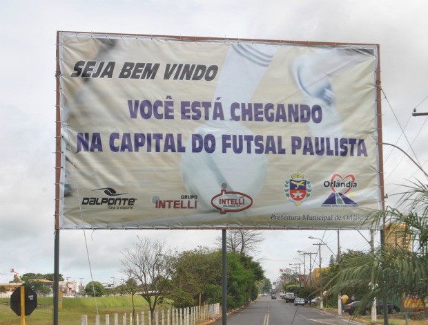 Futsal Falcão orlândia cartaz cidade (Foto: João Gabriel Rodrigues/GLOBOESPORTE.COM)
