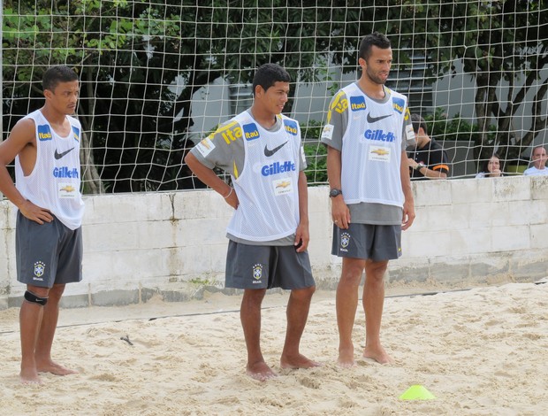 Benjamin, Datinha e Bruno Xavier no treino da seleção brasileira de futebol de areia (Foto: Igor Christ / Globoesporte.com)