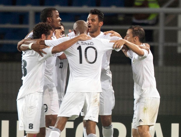 jogadores líbia gol senegal (Foto: Agência AP)