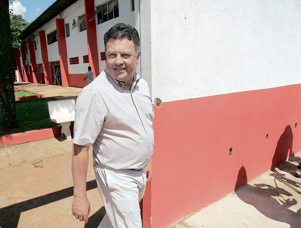 Roberto Cavalo, técnico do Vila Nova (Foto: Diomício Gomes/O Popular)