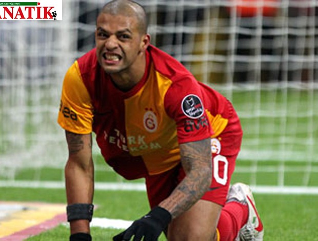 Felipe Melo comemora gol pelo Galatasaray (Foto: Reprodução/Jornal Fanatik)