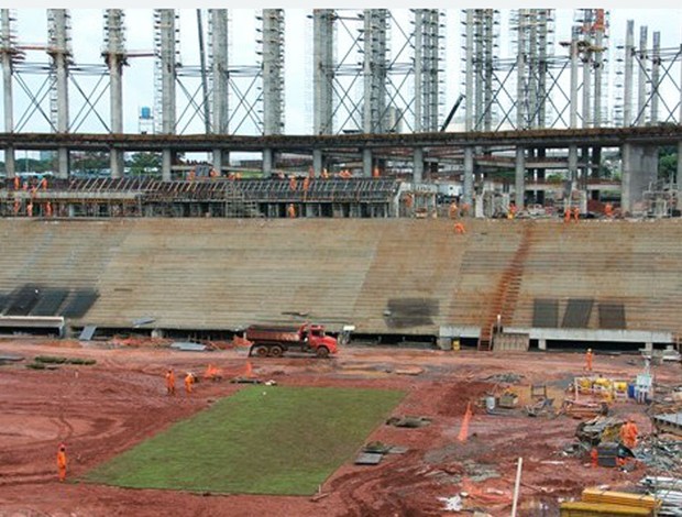 Estádio Nacional de Brasília com gramado (Foto: Reprodução / Fifa.com)