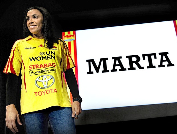 Marta é apresentada no Tyreso (Foto: EFE)