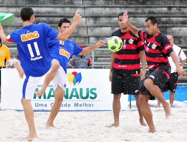 Flamengo e Cruzeiro Copa Brasil de futebol de areia em Manaus (Foto: Antônio Lima/Divulgação)