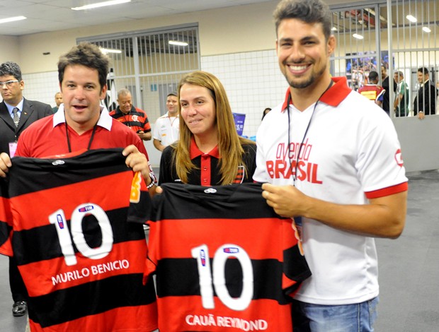 Murilo Benício e Cauã Reymond camisa Flamengo (Foto: Alexandre Vidal / Fla imagem)