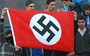 Clube bósnio é multado por bandeira nazista no estádio (Reprodução)