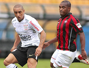 Roberto Carlos, Corinthians x Atlético Paranaense