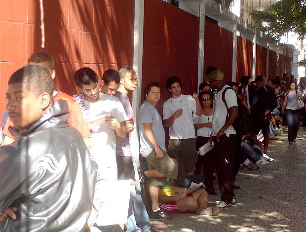 fila torcedores Laranjeiras Fluminense