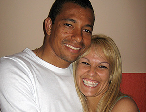 Gilberto Silva com a esposa Janaína