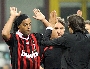 Ronaldinho Gaucho, comemora com Leonardo, Milan