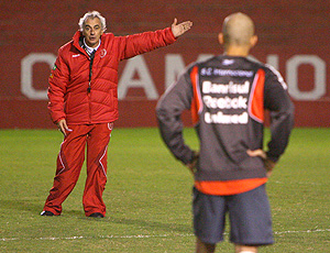 Jorge Fossati treino internacional