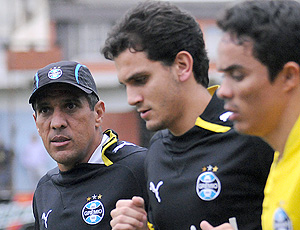 Fábio Santos e Silas no treino do Grêmio 
