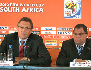 Jerome Valcke e Danny Jordan na coletiva da FIFA 