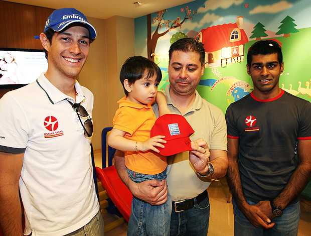  Bruno Senna e Karun Chandhok visitam um hospital na Turquia 