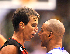 Basquete Marcelinho do Flamengo e Alex do Brasília