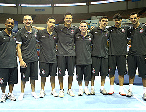 Marcos Goto (técnico), Luiz Augusto dos Anjos, Sérgio Sasaki, Petrix Barbosa, Arthur Zanetti, Sérgio Eras, Francisco Barreto e Diego (fisioterapeuta).