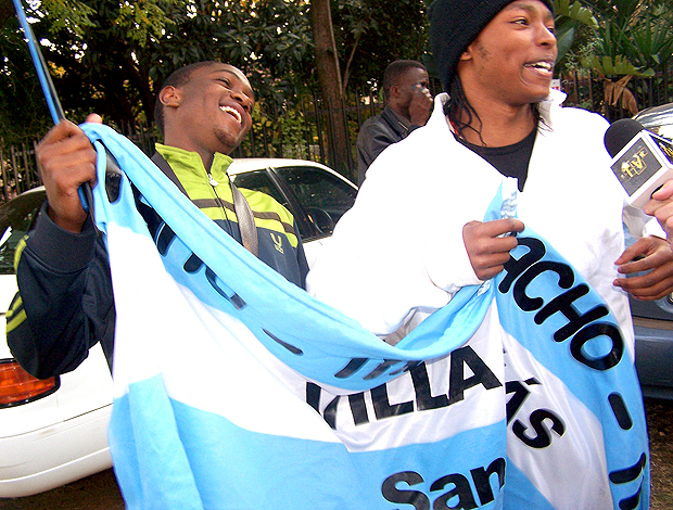torcedores sul-africanos adotam Argentina